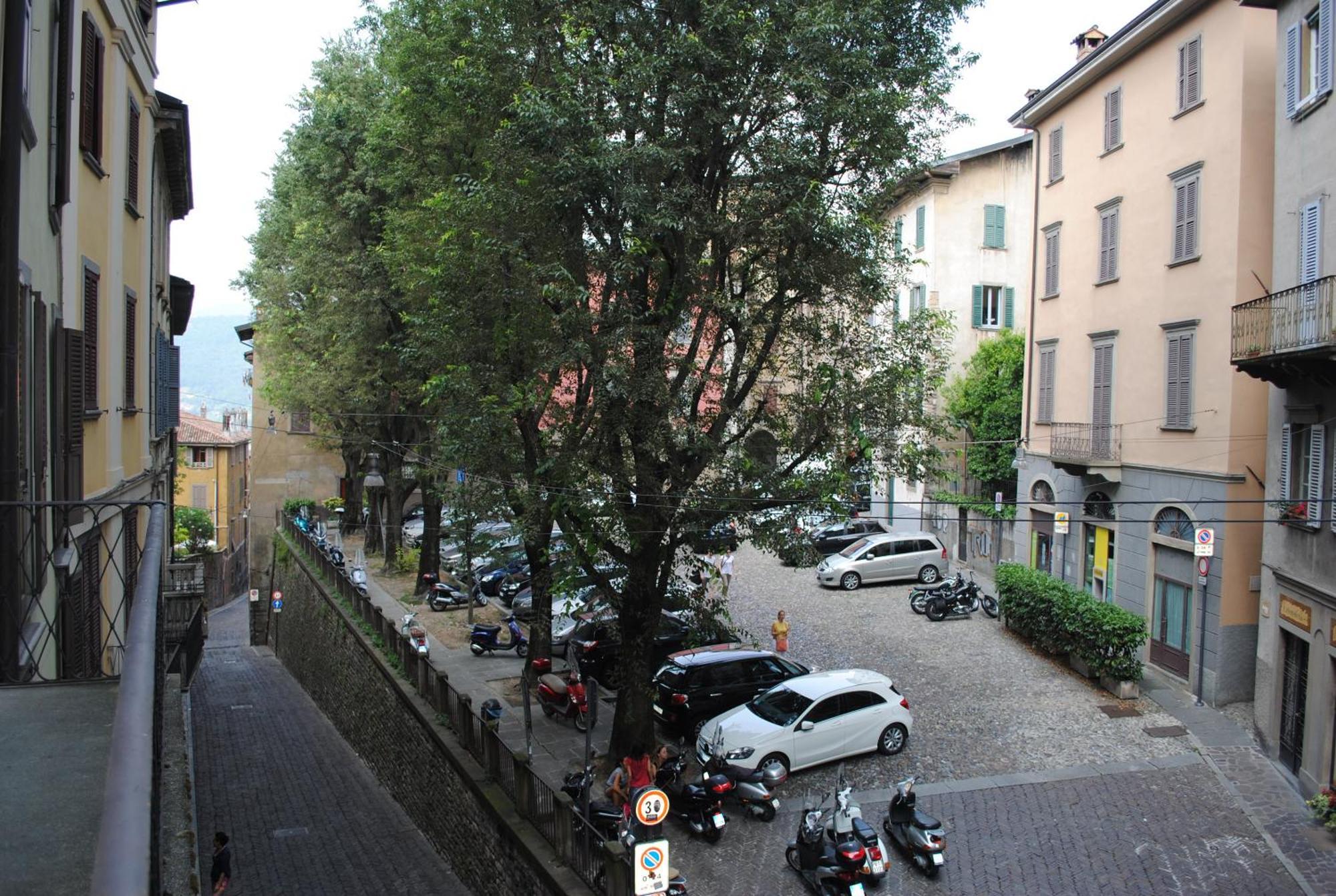Bergamo Alta Guest House ภายนอก รูปภาพ
